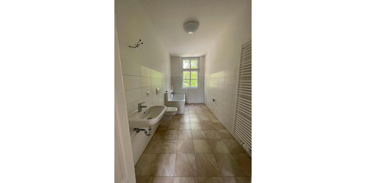 Etagenwohnung Waldheim - 5 Zimmer, 130 m&sup2;, 950&euro; | Angebot:25311290