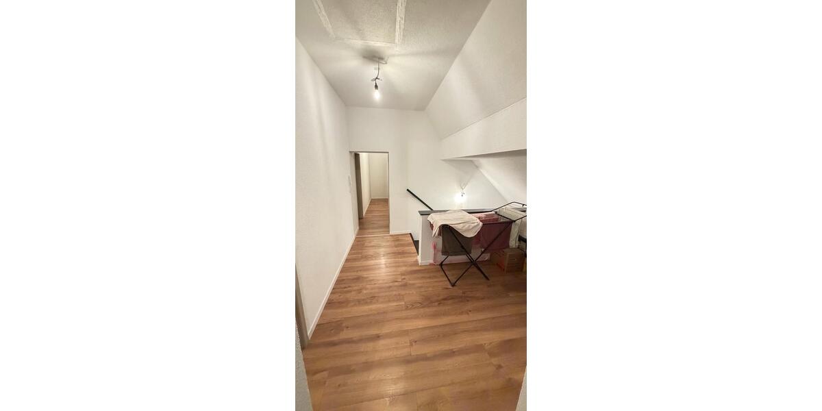 Dachgeschoßwohnung Rottenburg am Neckar - 3 Zimmer, 73 m&sup2;, 700&euro; | Angebot:25057543