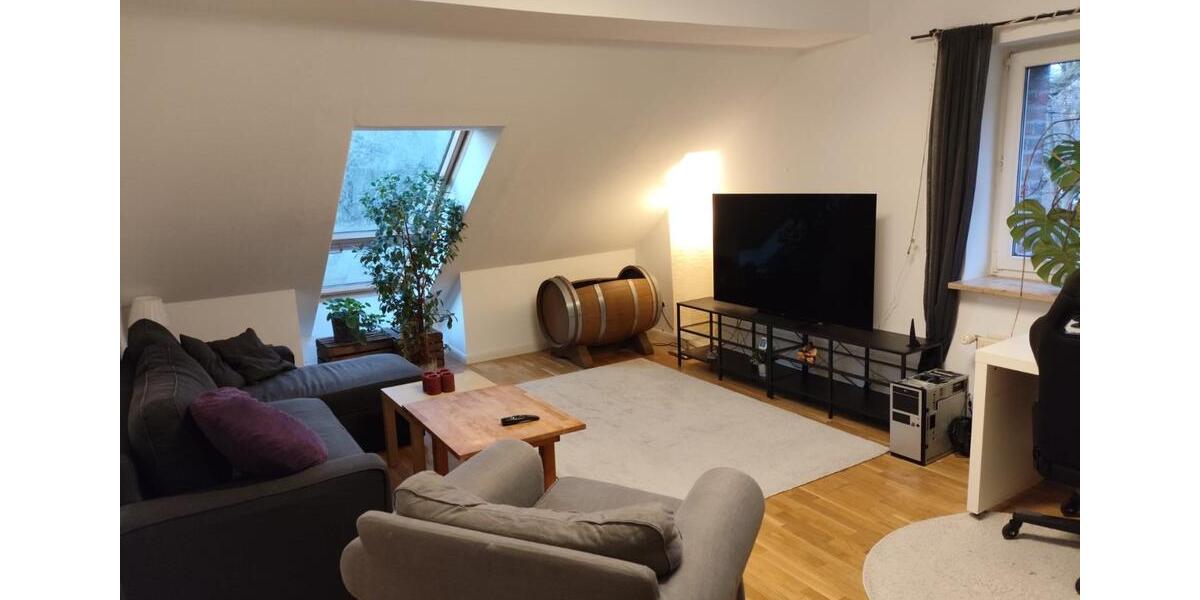 Gemütl. Dachgeschosswohnung in ruhiger Lage und guter Anbindung 2 zimmer