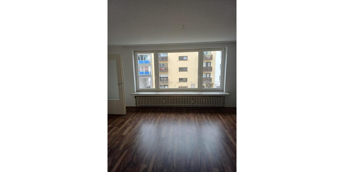 Etagenwohnung Kassel - 3 Zimmer, 81 m&sup2;, 800&euro; | Angebot:26265665