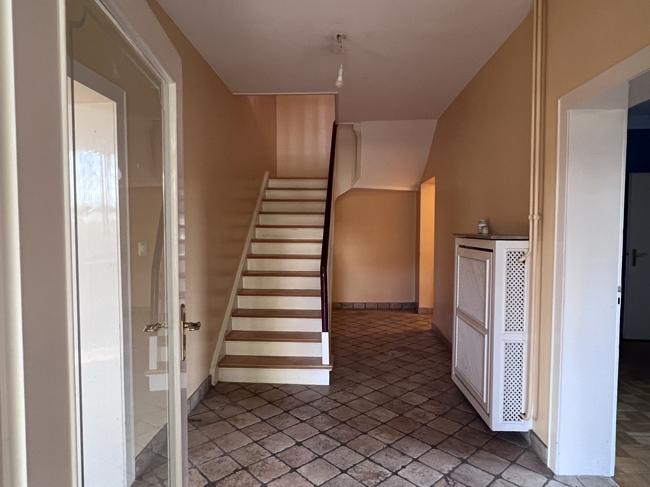 Etagenwohnung Duisburg Rheinhausen - 4 Zimmer, 190 m&sup2;, 1.800&euro; | Angebot:25378981