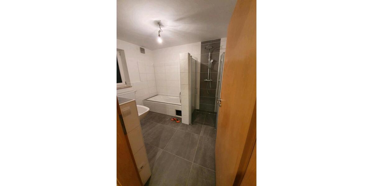 Etagenwohnung Neuötting - 2 Zimmer, 75 m&sup2;, 720&euro; | Angebot:26662935