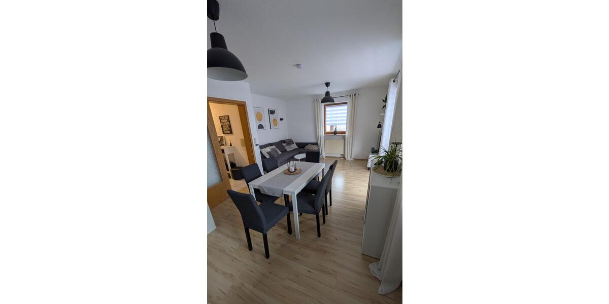 Tittmoning: Helle 4 Zimmerwhg. (OGDG) ab 01.04.26 zu vermieten 4 zimmer