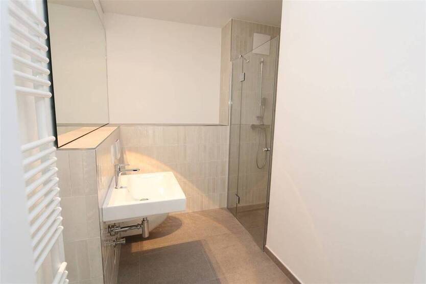 Wohnen im Neubau - Schöne 4-Zimmer-Wohnung mit großem Balkon