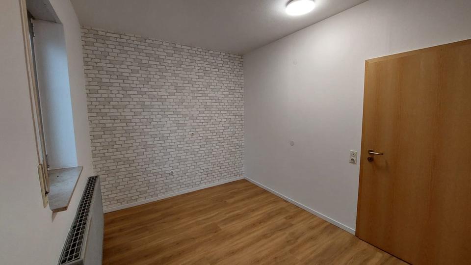 4-Zimmer-Wohnung mit 2 Balkonen in Kraichtal-Neuenbürg 4 zimmer