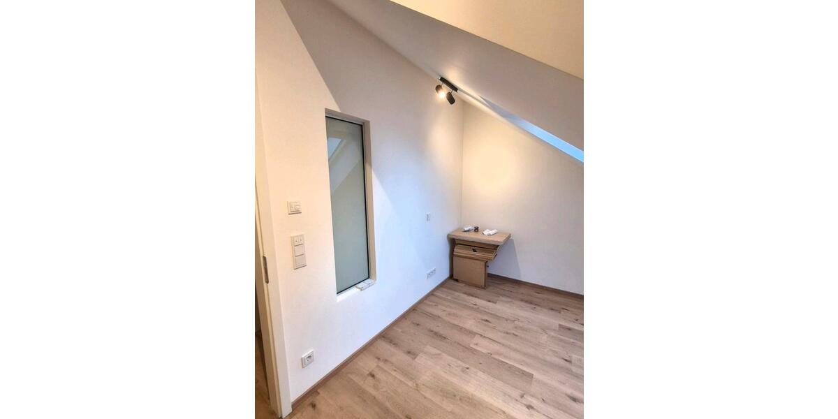 Dachgeschoßwohnung Oberdolling - 1 Zimmer, 43 m&sup2;, 770&euro; | Angebot:25922325