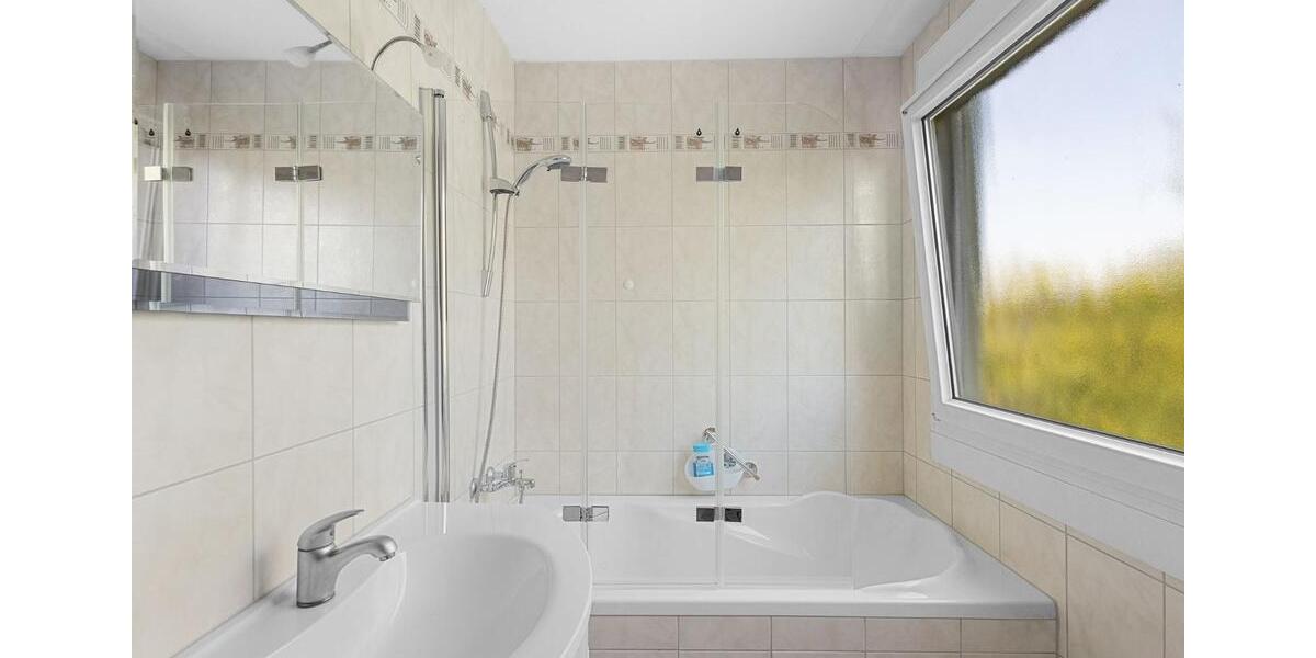 Bright, cozy, partially furnished shared room (12 sqm) 1 zimmer