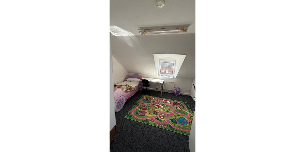 Dachgeschoßwohnung Wiefelstede - 4.5 Zimmer, 130 m&sup2;, 1.550&euro; | Angebot:26196720