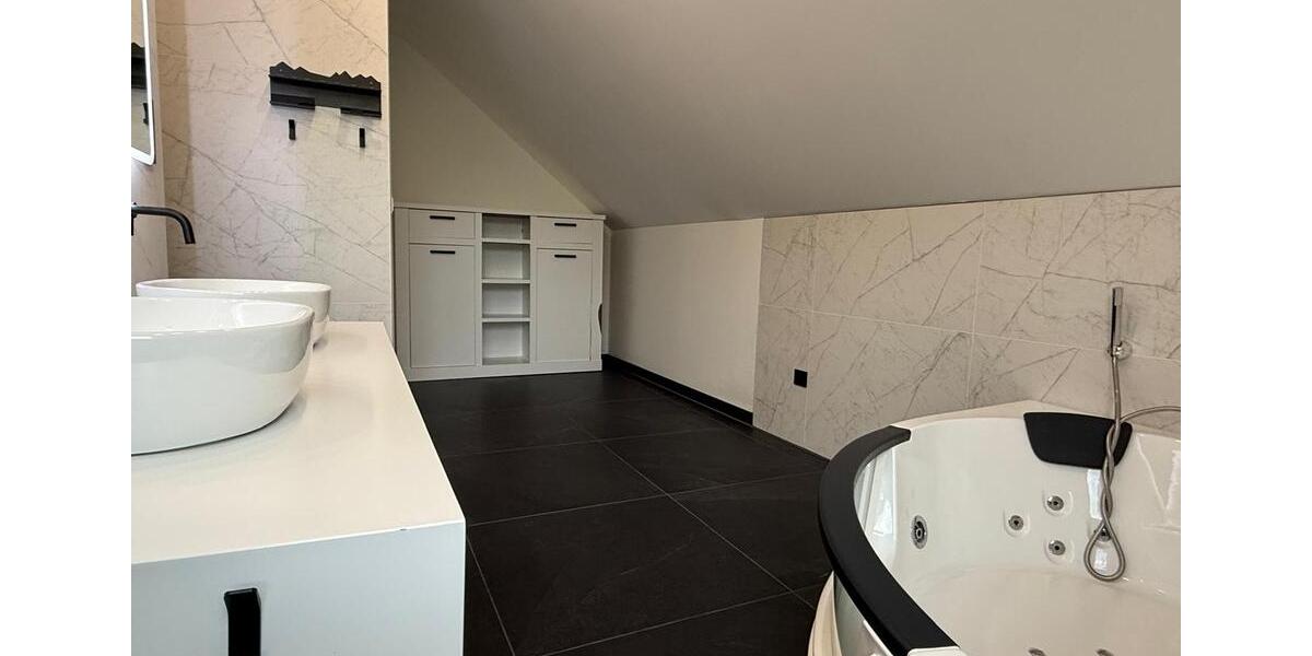 Einfamilienhaus Rehau - 7 Zimmer, 150 m&sup2;, 2.500&euro; | Angebot:23588222