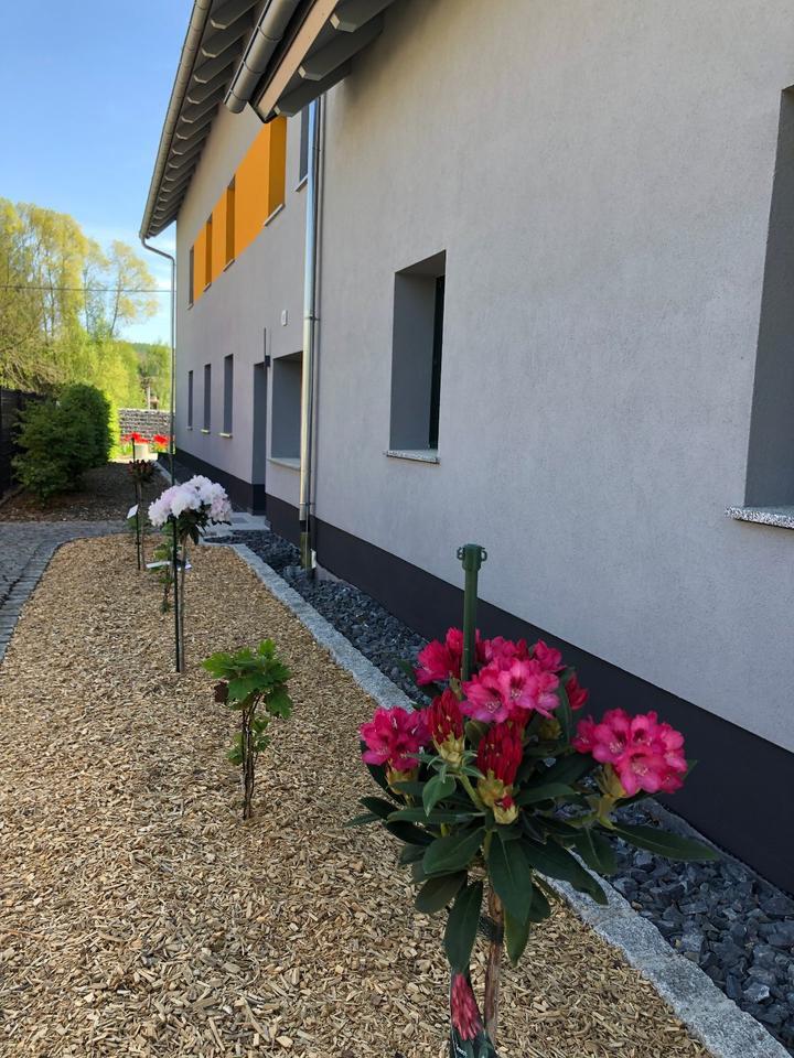 schicke Erdgeschoßwohnung mit Gewölbe in Brauna