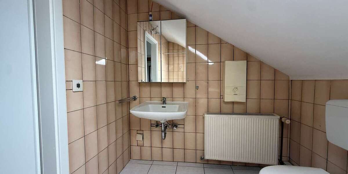 Gemütliche 3-Zimmer-Dachgeschosswohnung mit ca. 72 m² in Friedrichsthal-Bildstock - 3- Friedrichsthal | Angebot:27312609