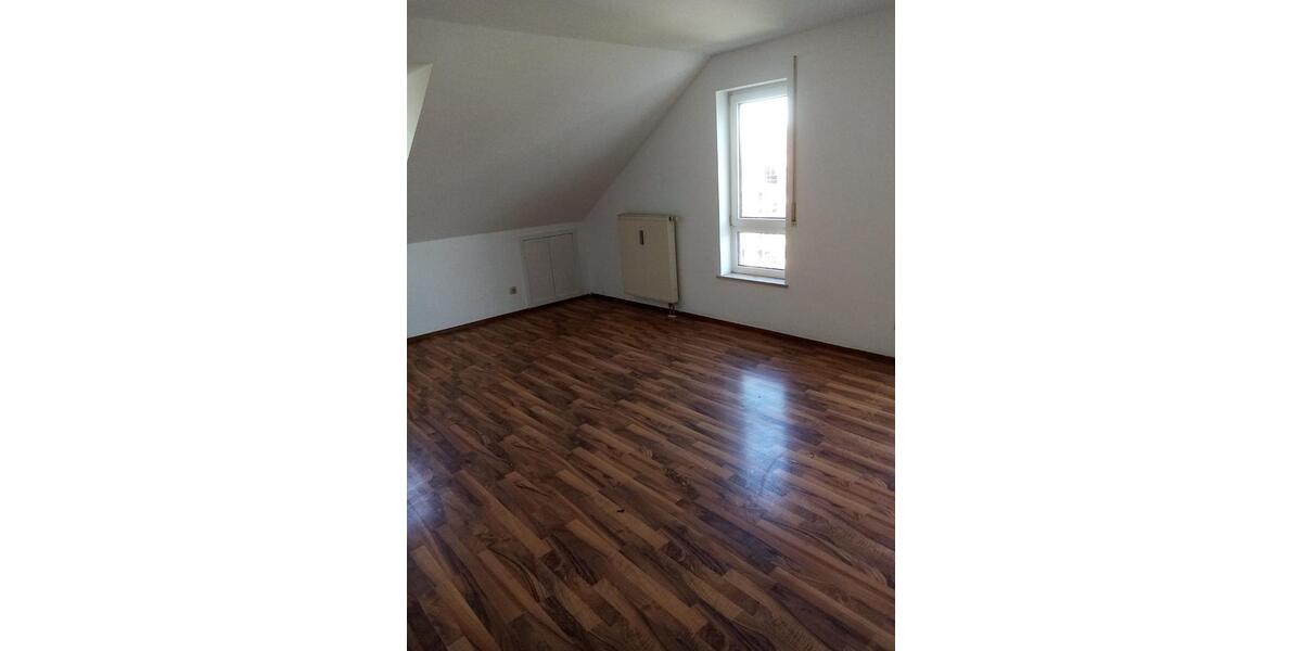 Dachgeschoßwohnung Freilassing - 2 Zimmer, 50 m&sup2;, 670&euro; | Angebot:25144610