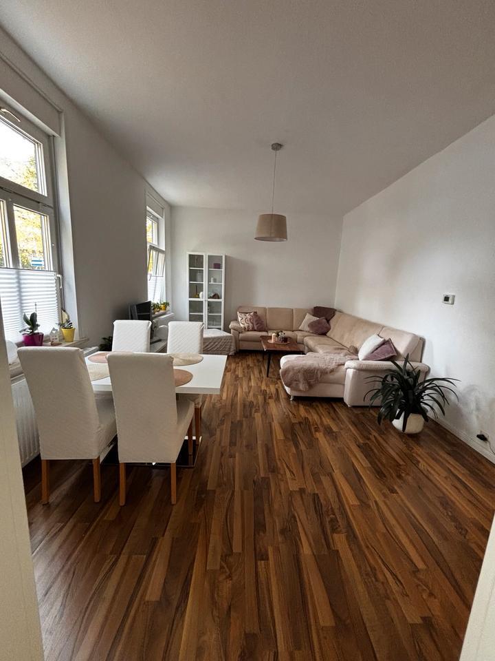 Helle 4-Zimmer-Wohnung (90m²) mit Einbauküche und Keller zimmer