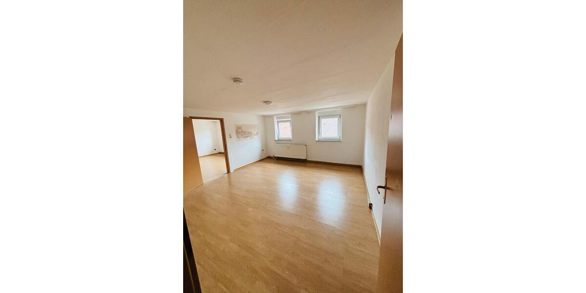 Etagenwohnung Wörth am Main - 4 Zimmer, 96 m&sup2;, 1.250&euro; | Angebot:26124379