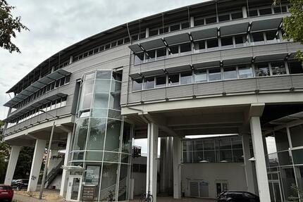 Gewerbefläche mit Lastenaufzug für Onlinehandel oder Werkstatt zimmer
