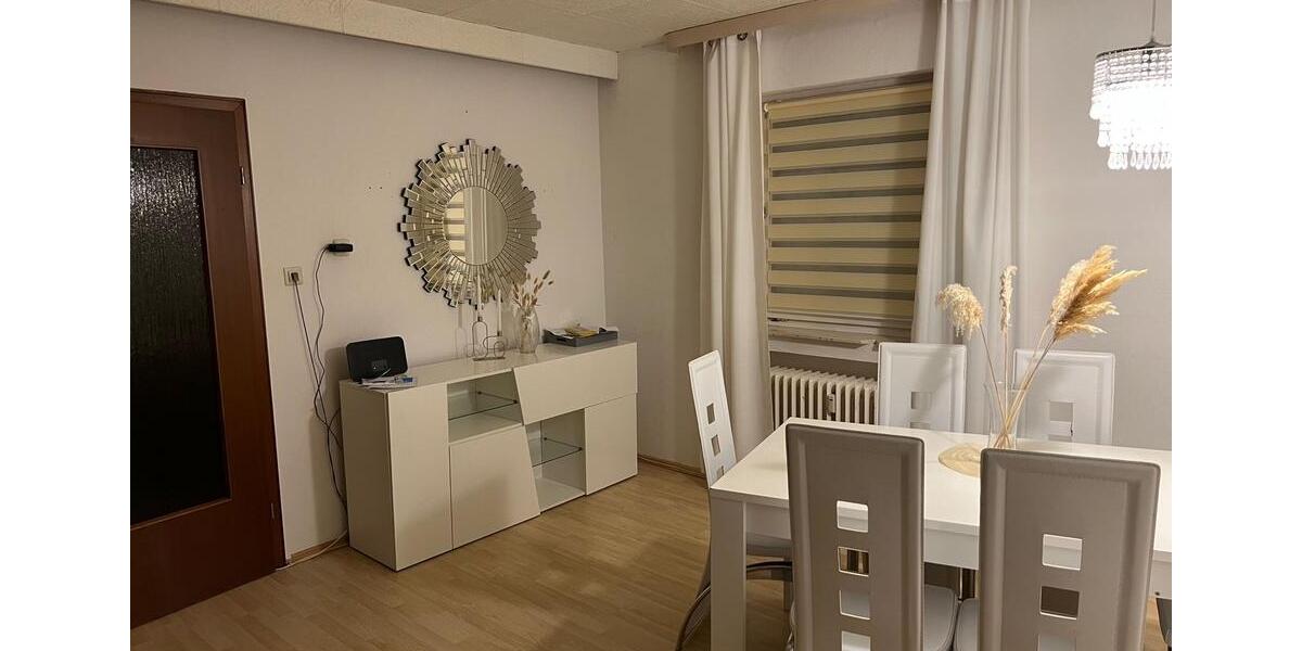 Etagenwohnung Breidenbach - 3 Zimmer, 90 m&sup2;, 850&euro; | Angebot:25764385