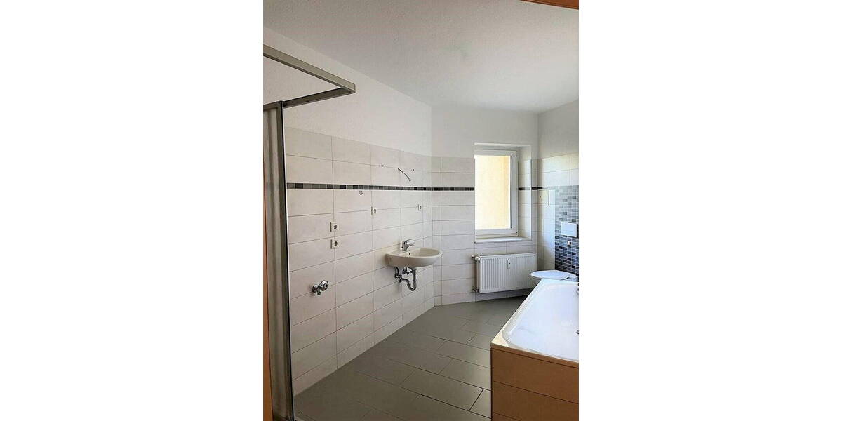 Etagenwohnung Magdeburg Neue Neustadt - 3 Zimmer, 83 m&sup2;, 600&euro; | Angebot:26794871