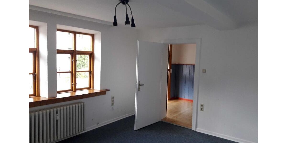 Einfamilienhaus Staufenberg - 9 Zimmer, 209 m&sup2;, 1.350&euro; | Angebot:26335852