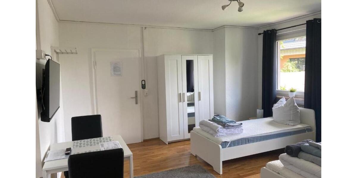 Wohnen auf Zeit Selbitz - 6 Zimmer, 270 m&sup2;, 30&euro; | Angebot:22032017