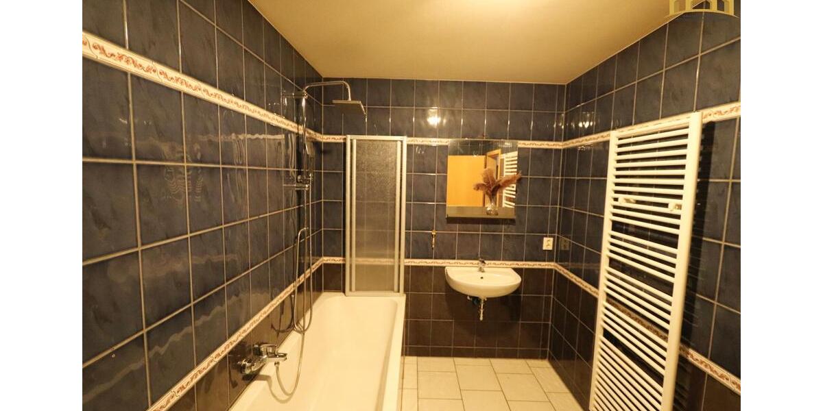 Dachgeschoßwohnung Hettstedt - 4 Zimmer, 87 m&sup2;, 420&euro; | Angebot:25990009