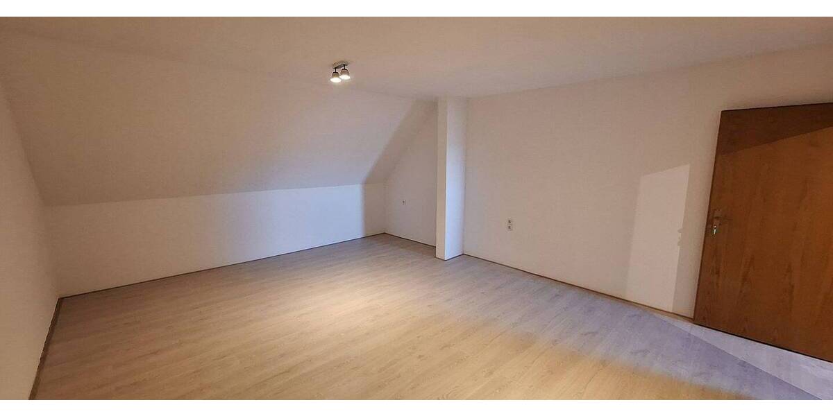 Etagenwohnung Weener Holthusen - 4 Zimmer, 92 m&sup2;, 800&euro; | Angebot:26487228