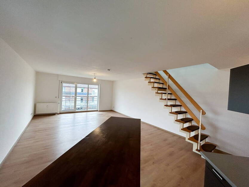 Helle & einladende 2-Zimmer-Maisonette-Wohnung mit Küche und Balkon wartet auf einen neuen Mieter!