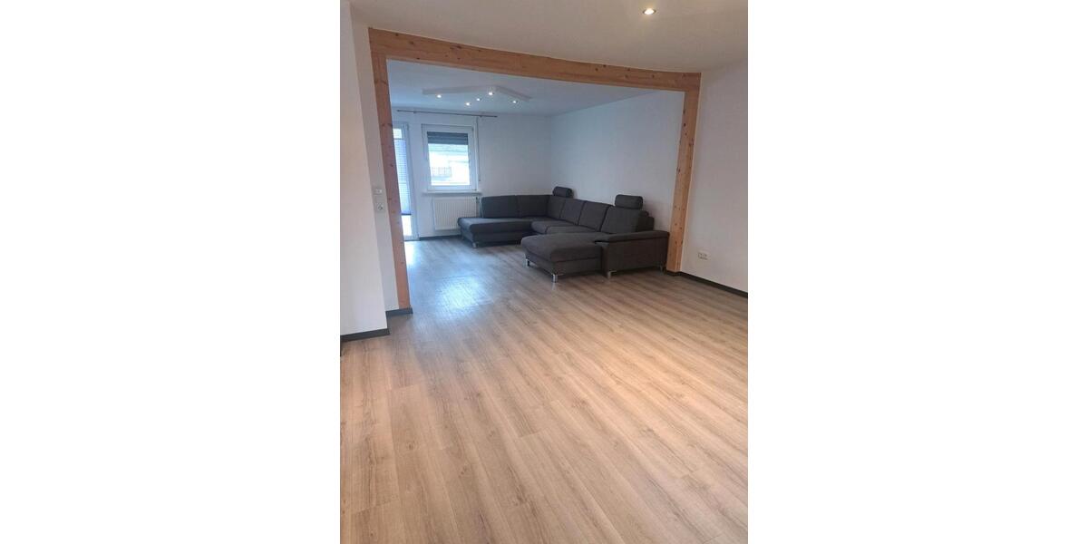 Etagenwohnung Neuhof - 3.5 Zimmer, 100 m&sup2;, 750&euro; | Angebot:26227374