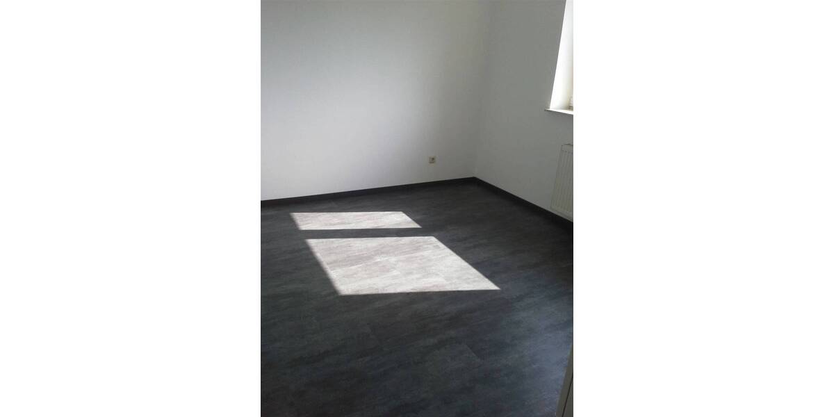 Etagenwohnung Eisenberg - 2 Zimmer, 50 m&sup2;, 500&euro; | Angebot:26117352