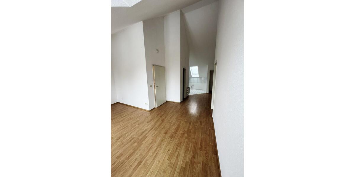 Dachgeschoßwohnung Hohenstein-Ernstthal Ernstthal - 3 Zimmer, 58 m&sup2;, 346&euro; | Angebot:24980587