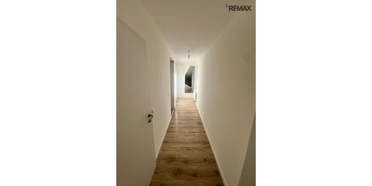 Dachgeschoßwohnung Coburg - 3 Zimmer, 75 m&sup2;, 800&euro; | Angebot:24522135