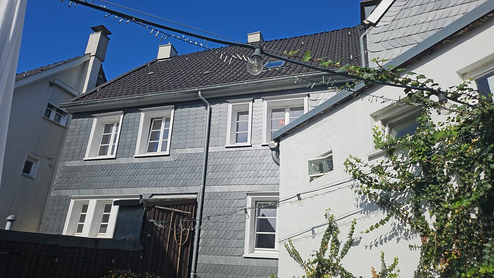 Denkmalgeschütze Dachgeschosswohnung - Zimmer Solingen Central | Angebot:27473657