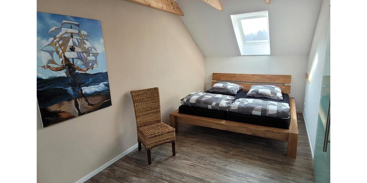 Dachgeschoßwohnung Feldberger Seenlandschaft - 2.5 Zimmer, 105 m&sup2;, 11&euro; | Angebot:26124112