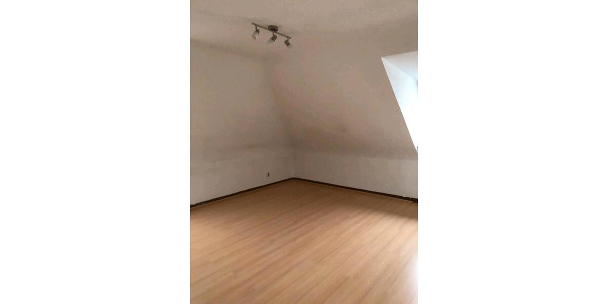 Dachgeschoßwohnung Krefeld - 2 Zimmer, 59 m&sup2;, 770&euro; | Angebot:24778093