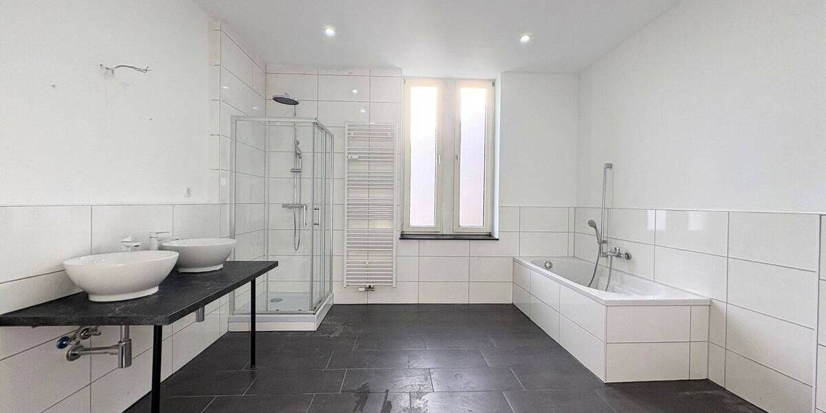 Etagenwohnung Düsseldorf Lierenfeld - 3 Zimmer, 100 m&sup2;, 990&euro; | Angebot:23950983