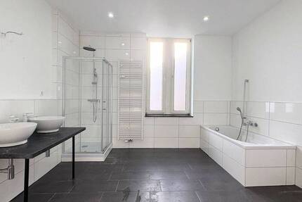 Wohnung Düsseldorf Lierenfeld - 3 Zimmer, 100 m&sup2;, 990&euro; | Angebot:23950983