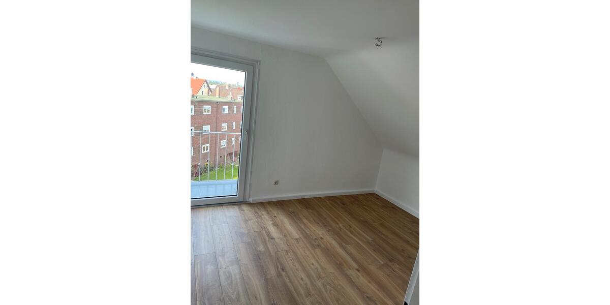 Dachgeschoßwohnung Bischofsheim - 2 Zimmer, 39 m&sup2;, 750&euro; | Angebot:26477125