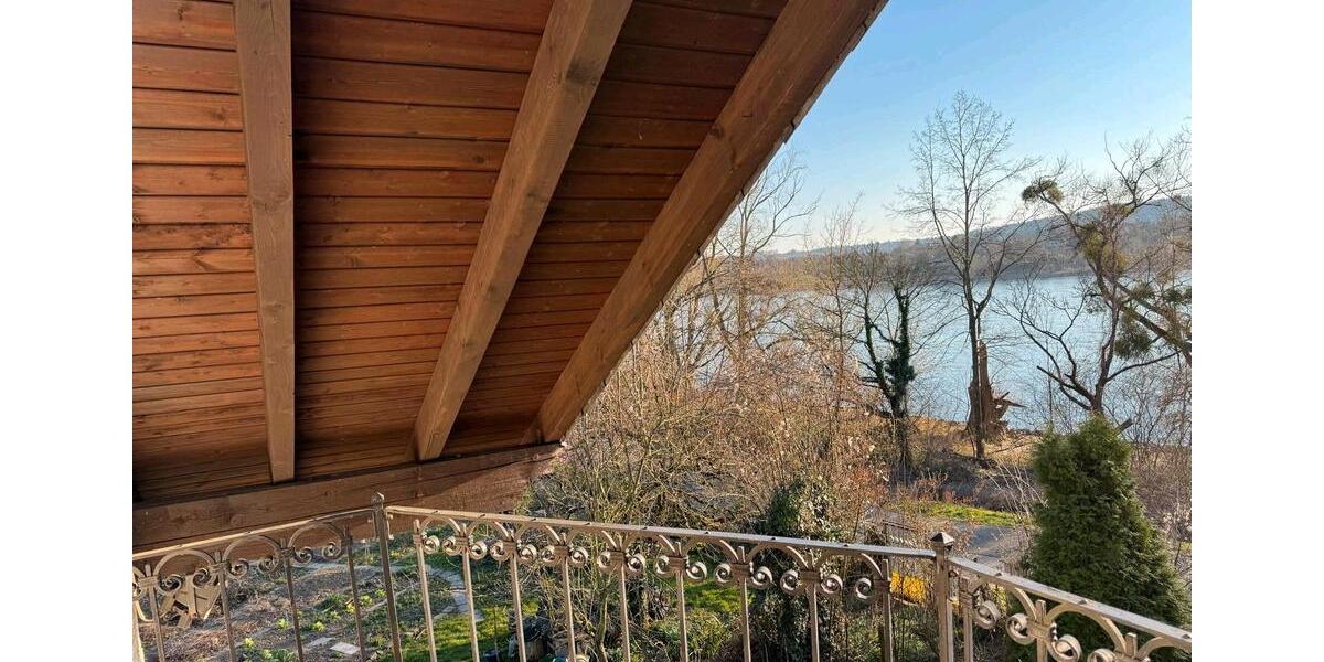 Dachgeschoßwohnung Königswinter - 3 Zimmer, 130 m&sup2;, 1.000&euro; | Angebot:25920056