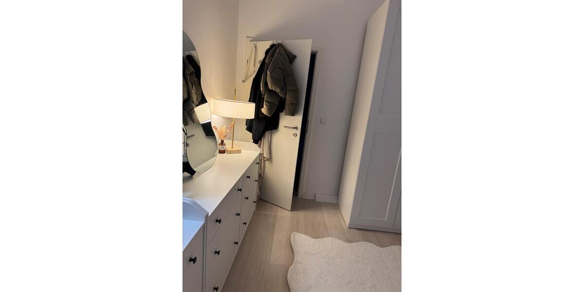 Schönes Zimmer in 3er WG in bester Lage 1 zimmer