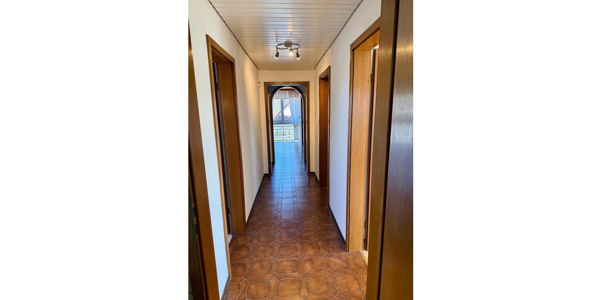 Dachgeschoßwohnung Langensendelbach - 3 Zimmer, 77 m&sup2;, 750&euro; | Angebot:26025723