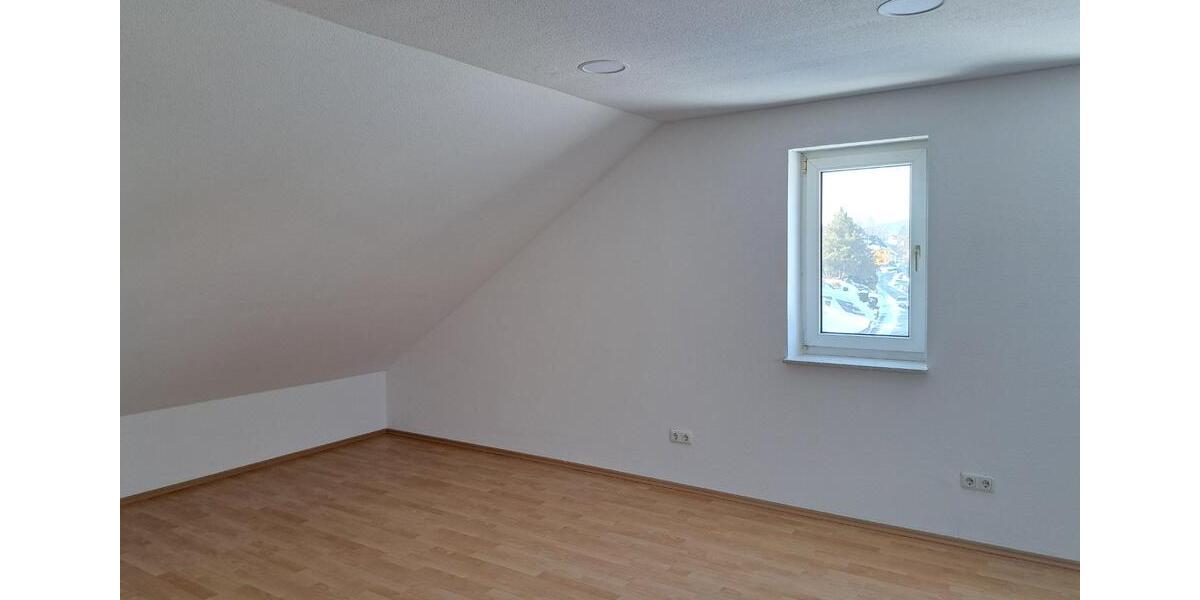 Dachgeschoßwohnung Neuhof - 2 Zimmer, 78 m&sup2;, 695&euro; | Angebot:25054312