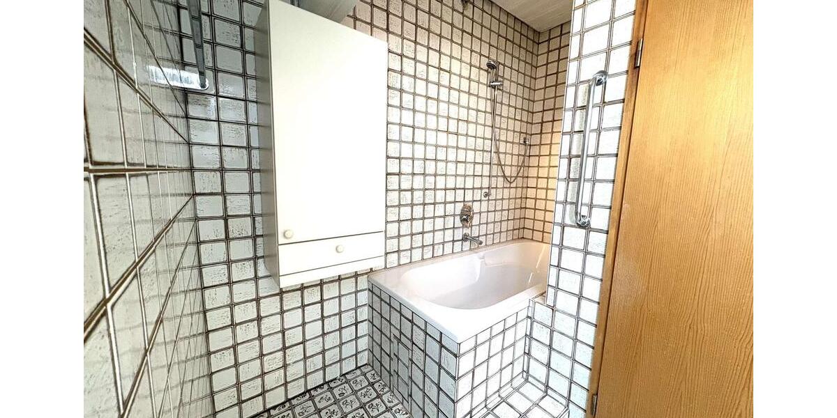 Dachgeschoßwohnung Schongau - 4 Zimmer, 108 m&sup2;, 1.200&euro; | Angebot:26454282
