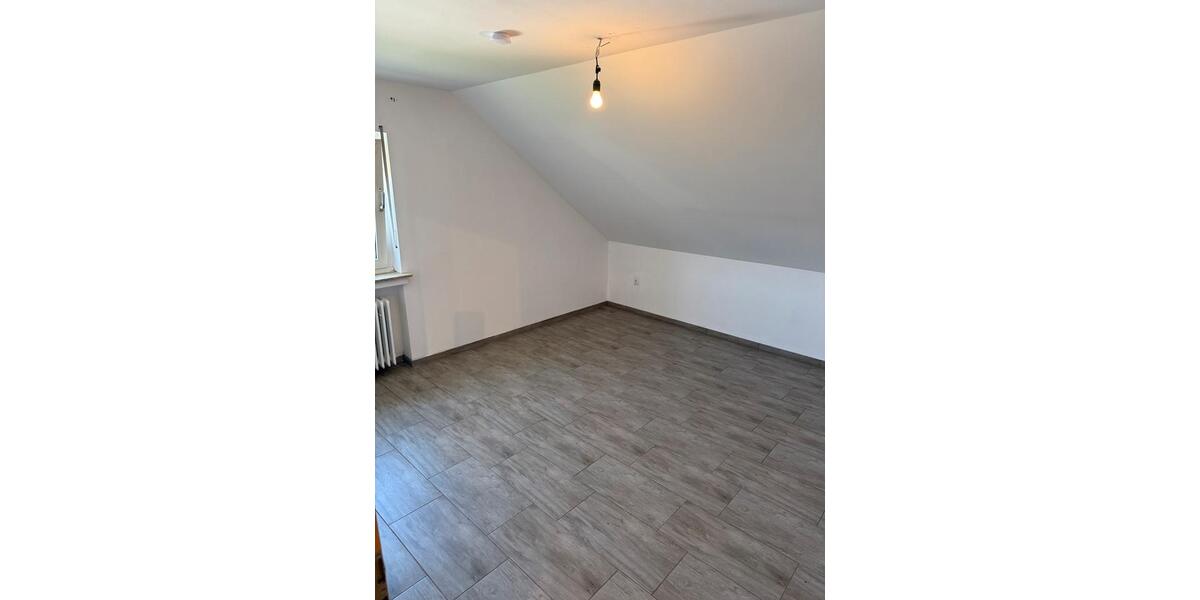 Dachgeschoßwohnung Wilnsdorf - 3 Zimmer, 75 m&sup2;, 620&euro; | Angebot:26517424