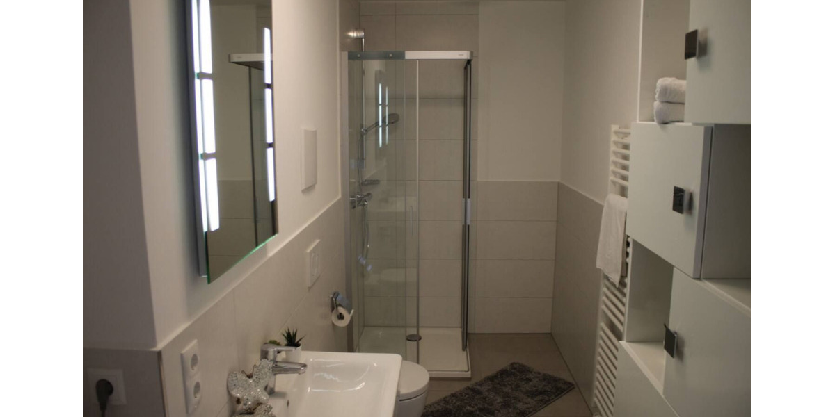 Wohnen auf Zeit Regensburg Gallingkofen - 2.5 Zimmer, 80 m&sup2;, 1.990&euro; | Angebot:18939157