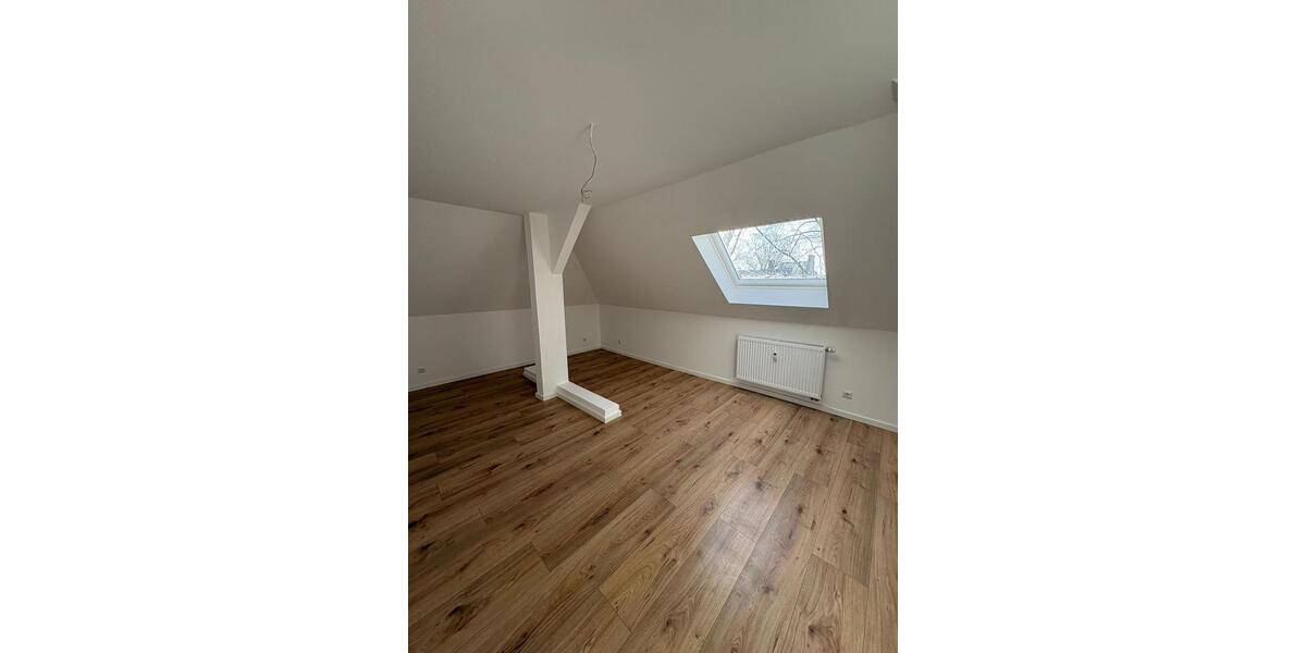 Dachgeschoßwohnung Oberhausen - 3.5 Zimmer, 103 m&sup2;, 770&euro; | Angebot:24703831