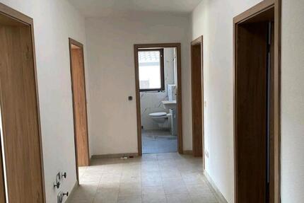 3 Zimmer Wohnung mit Balkon 100qm zimmer