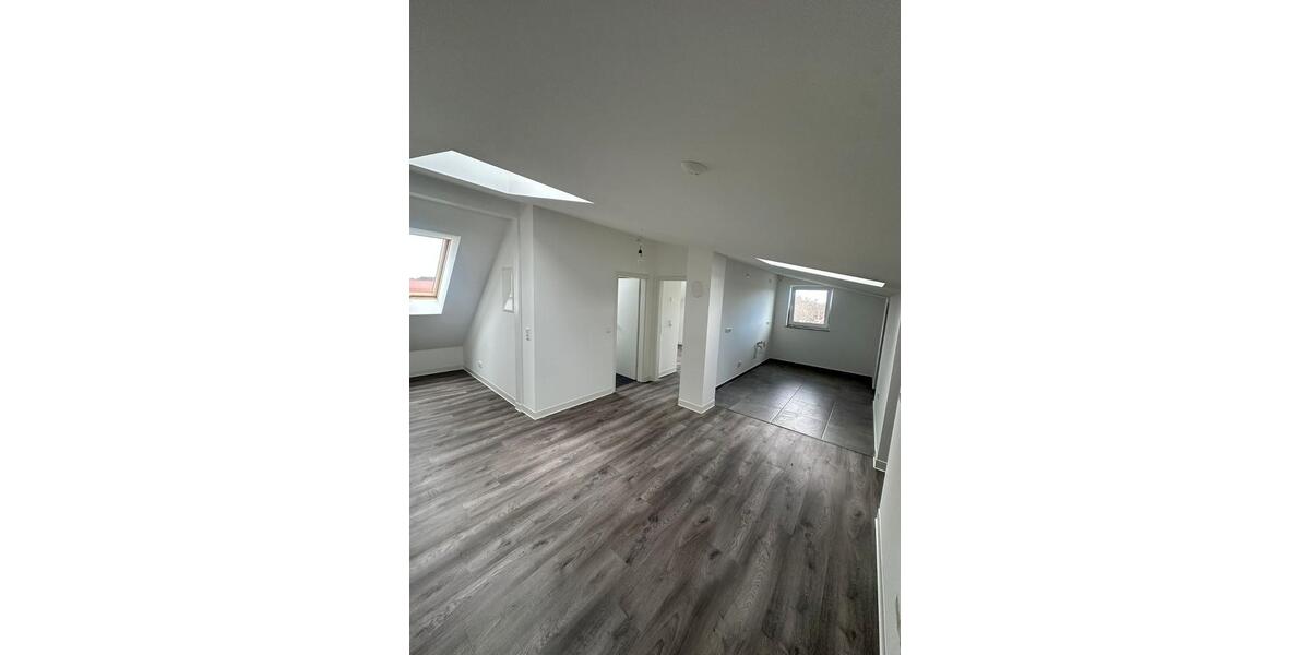 Dachgeschoßwohnung Magdeburg Großer Silberberg - 2 Zimmer, 60 m&sup2;, 700&euro; | Angebot:25551045