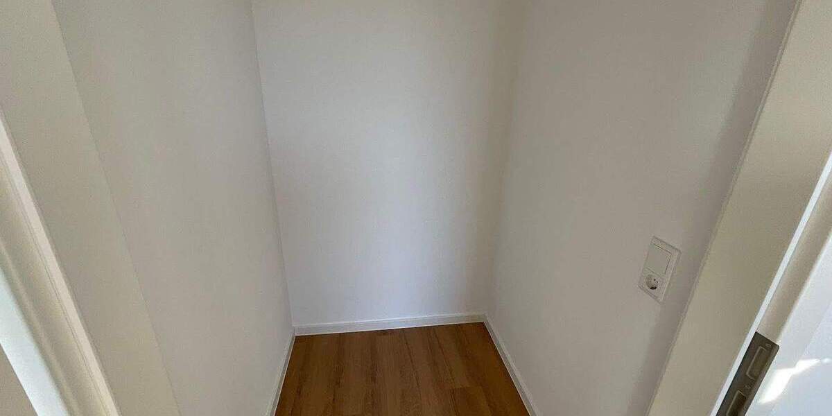 Zimmer Nürnberg St Peter - 3 Zimmer, 81 m&sup2;, 1.420&euro; | Angebot:26205419