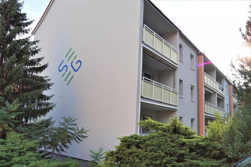 Die Farbe trocknet noch - Sanierte 2-R-Wohnung