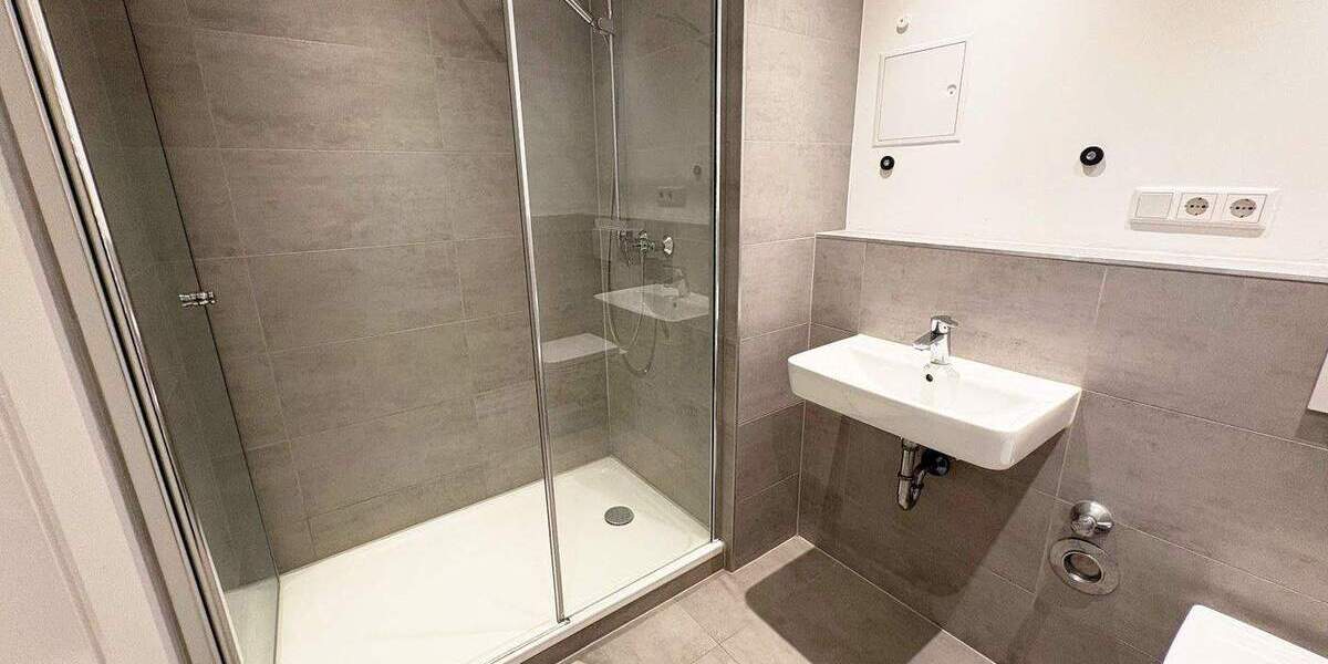 Etagenwohnung Köln Bayenthal - 3 Zimmer, 100 m&sup2;, 1.700&euro; | Angebot:24347977