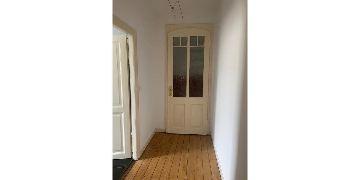 Dachgeschoßwohnung Wiesbaden Biebrich - 4 Zimmer, 105 m&sup2;, 1.190&euro; | Angebot:23487974